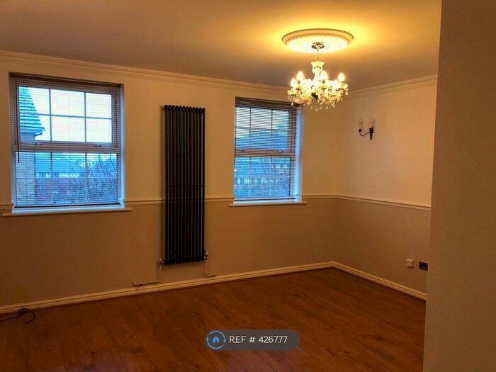 2 Bedroom Flat To Rent In John Batchelor Way, Penarth, CF64