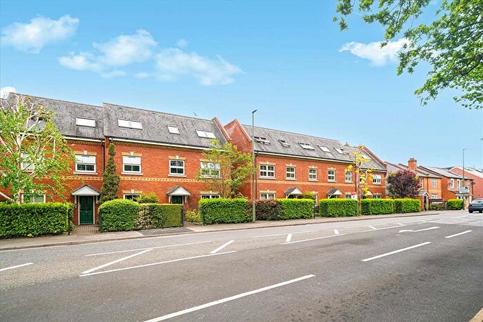 2 Bedroom Flat For Sale In Victoria Mews, St. Judes Road, Englefield Green, Egham, London, TW20