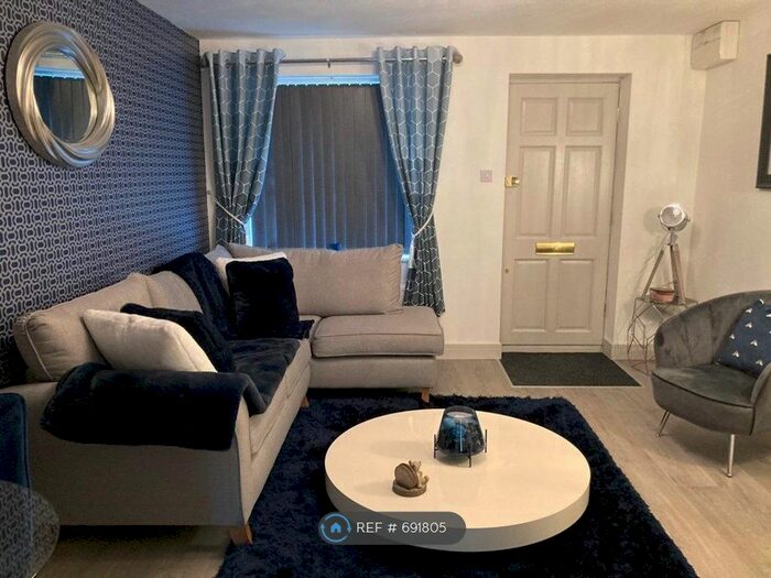 2 Bedroom Flat To Rent In Northfield House, Birmingham B31