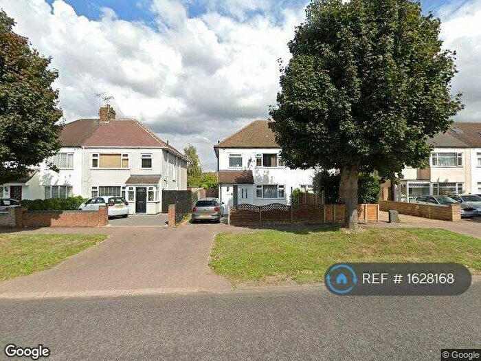 4 Bedroom Semi-Detached House To Rent In Wellfield Road, Hatfield, AL10