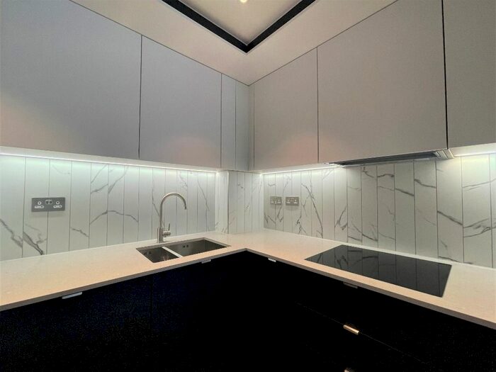 2 Bedroom Flat To Rent In Oval Village, Lambeth, London, SE11