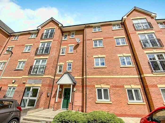 2 Bedroom Flat To Rent In Ladybarn Lane, Manchester, M14