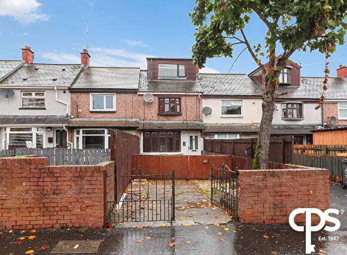 2 Bedroom Mid Terraced House For Sale In Stratford Gardens, Belfast, BT14