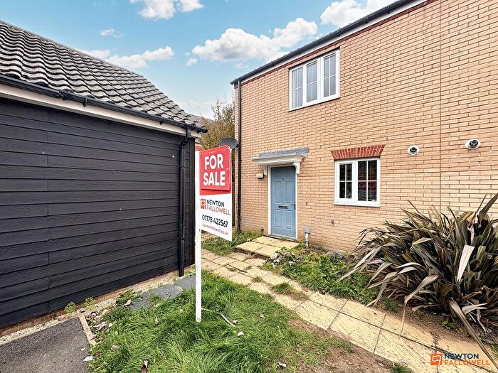 2 Bedroom Semi-Detached House For Sale In Ascot Close, Bourne, PE10