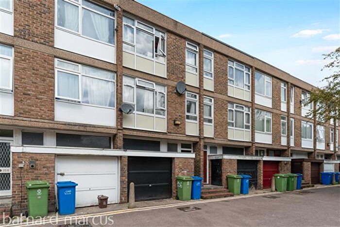 4 Bedroom House To Rent In Olney Road, London, SE17