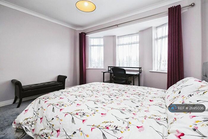 3 Bedroom Flat To Rent In Kingfisher House, Liverpool, L13
