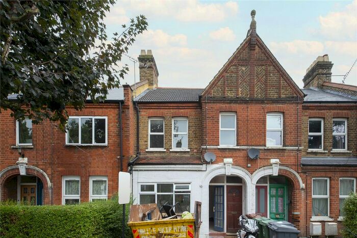 2 Bedroom Flat To Rent In Warner Road, Walthamstow, London, E17