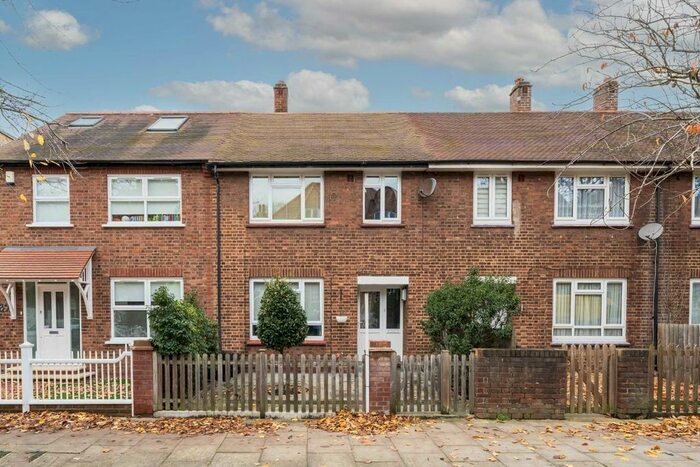 3 Bedroom Property To Rent In Esmond Road, London, W4