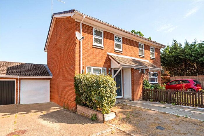 3 Bedroom Semi-Detached House For Sale In Broomfield, Lightwater, Surrey, GU18
