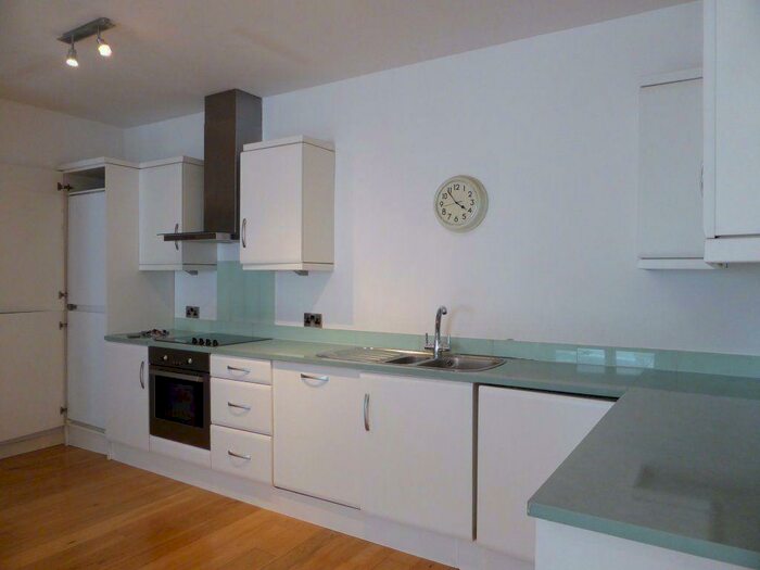 2 Bedroom Flat To Rent In Queens Road -, P15
