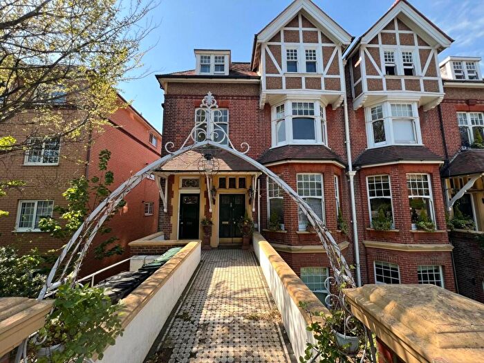 2 Bedroom Flat To Rent In The Drive, Hove, East Sussex, BN3