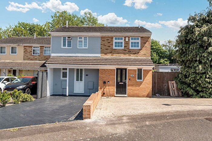 2 Bedroom Semi-Detached House For Sale In Wheatfields, Chatham, ME5