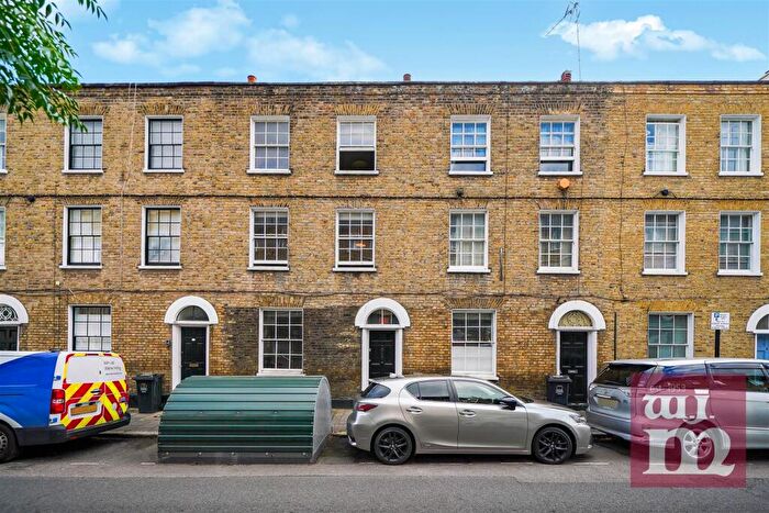 4 Bedroom Terraced House To Rent In Pearson Street, Hoxton, E2
