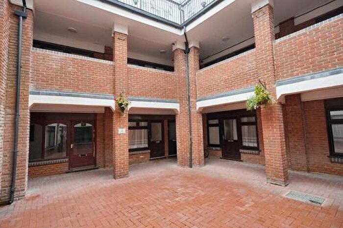 1 Bedroom Flat For Sale In Castle Walk, Stansted Mountfitchet., CM24