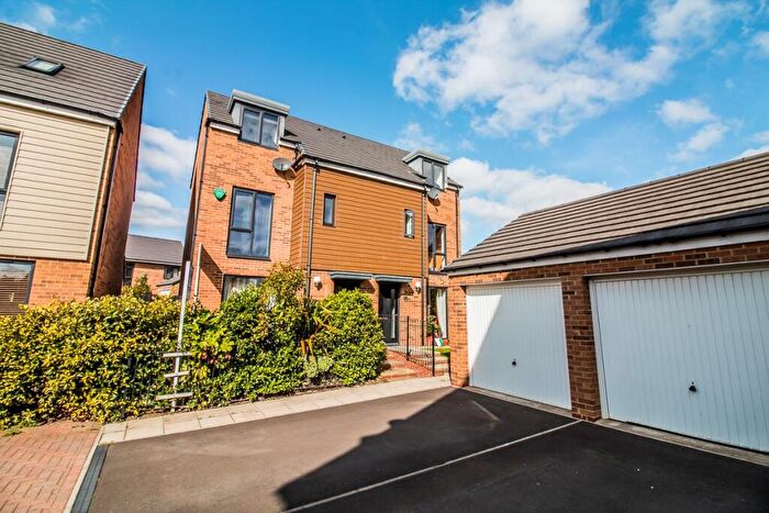 3 Bedroom Semi-Detached House For Sale In Meldon Close, Teal Farm, Washington, NE38