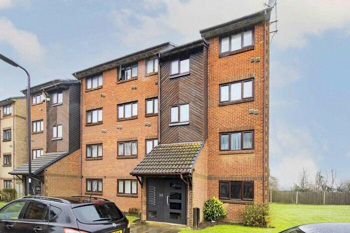 1 Bedroom Flat To Rent In Wicket Road, Perivale, Greenford UB6