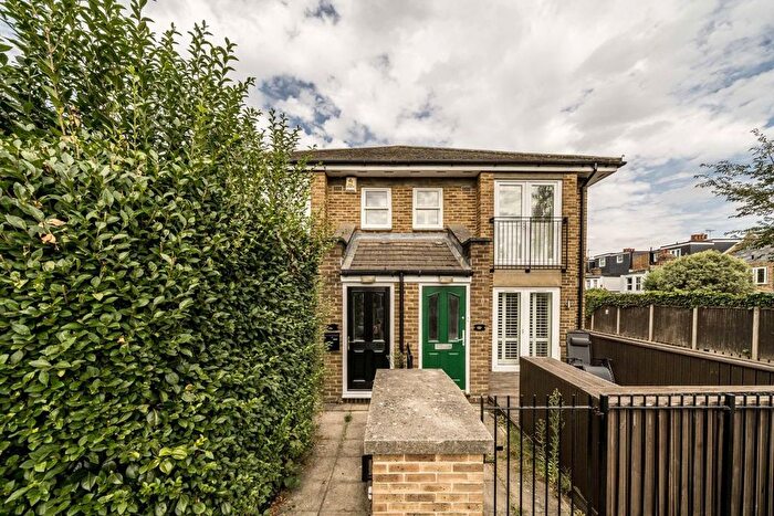 1 Bedroom Flat For Sale In Kingswood Terrace, Chiswick, W4