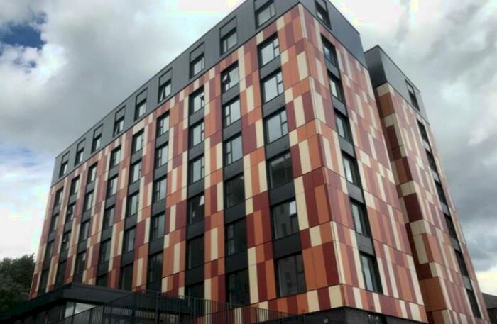 Apartment To Rent In Studio Apartment - Cardinal Court, Oldham, OL1