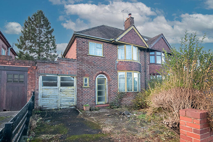 3 Bedroom Semi Detached House For Sale In Bankfield Road, Tipton, DY4