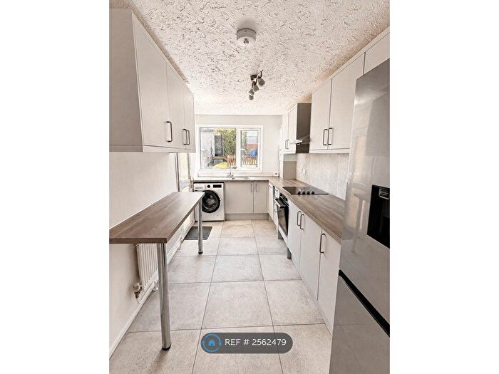 3 Bedroom End Of Terrace House To Rent In Headford Avenue, Bristol, BS5