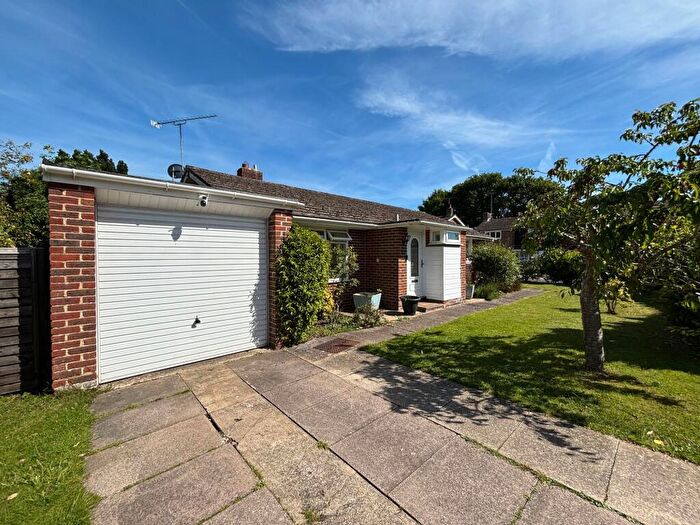 2 Bedroom Detached Bungalow For Sale In Gilpin Close, Chichester, PO19