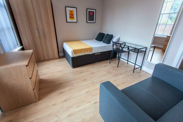 1 Bedroom Flat To Rent In Catharine Street, L8