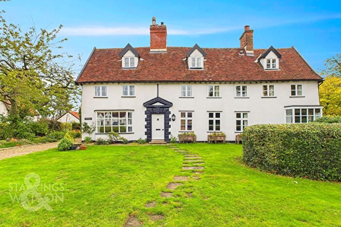 4 Bedroom Semi-Detached House For Sale In The Green, Pulham Market, Diss, IP21