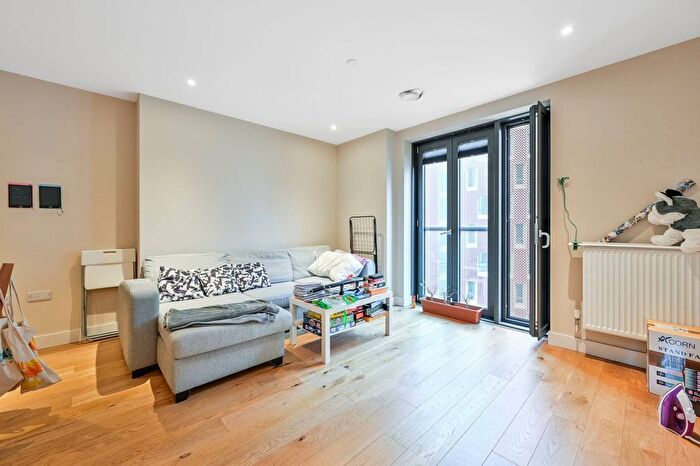 2 Bedroom Flat For Sale In Station Road, Lewisham, London, SE13
