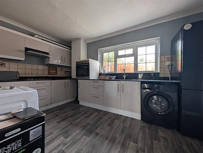 3 Bedroom Property To Rent In Wescott Way, Uxbridge, UB8