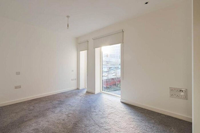 1 Bedroom Flat For Sale In Maud Street, , Royal Docks, London, E16