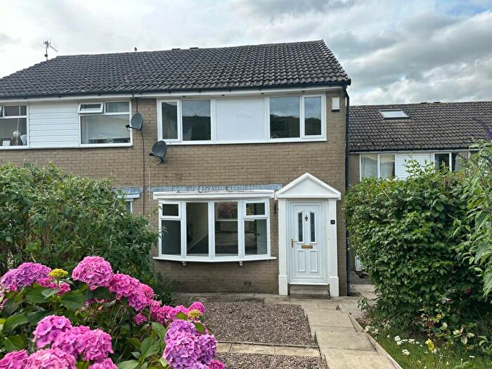3 Bedroom Semi-Detached House To Rent In Lytham Close, Skipton, BD23