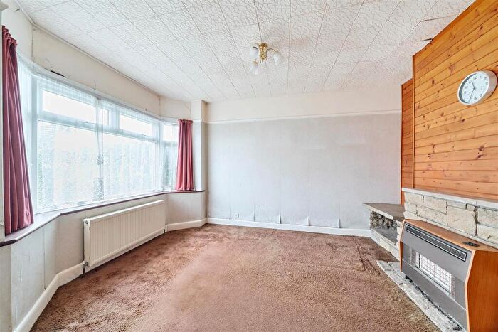 2 Bedroom Bungalow For Sale In Glebe Road, Lytchett Matravers, Poole, BH16