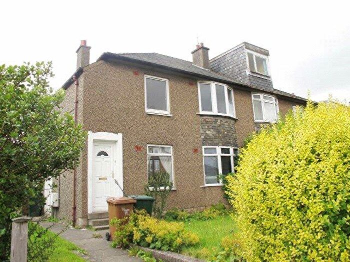 3 Bedroom Property To Rent In Colinton Mains Drive, Edinburgh, EH13