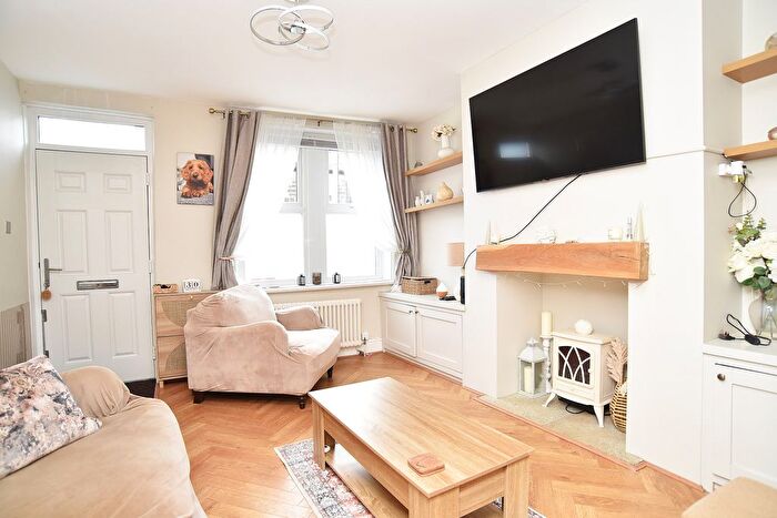 2 Bedroom Terraced House For Sale In Ashfield Road, Harrogate, HG1