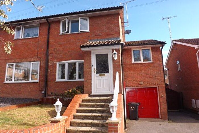 3 Bedroom Property To Rent In Hylder Close, Swindon, SN2