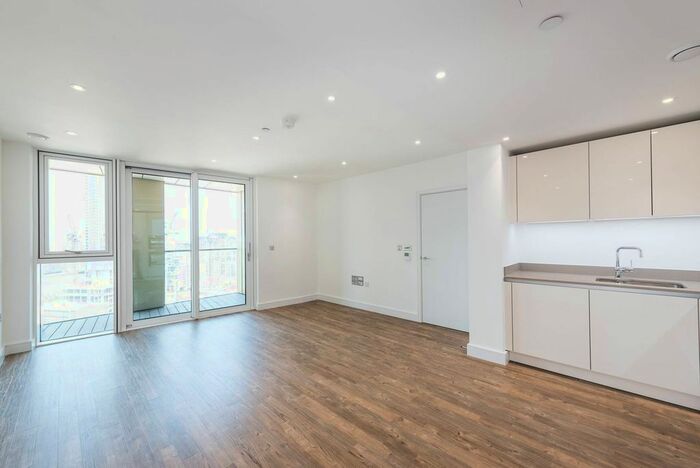 2 Bedroom Flat To Rent In Nine Elms Point, Nine Elms, London, SW8