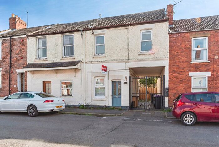 3 Bedroom Terraced House For Sale In Dudley Road, Grantham, NG31