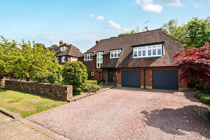 5 Bedroom Detached House To Rent In Southfield Place, Weybridge, KT13