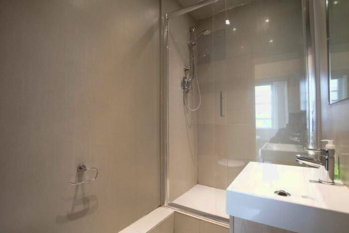 2 Bedroom Flat To Rent In Baker Street, Marylebone, London, W1U