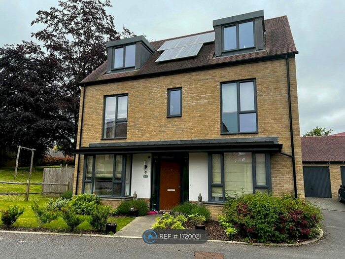 5 Bedroom Detached House To Rent In Chaplin Place, Coulsdon, CR5