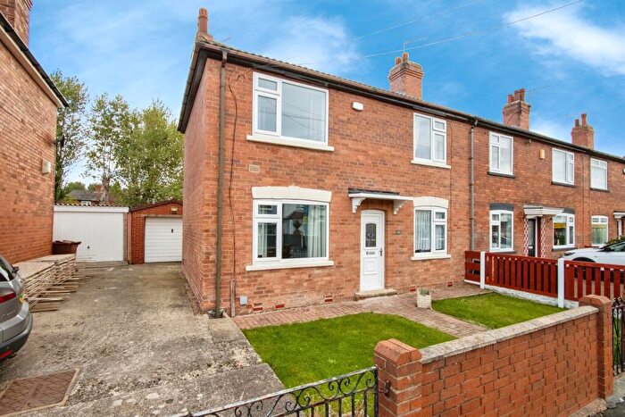 2 Bedroom End Of Terrace House For Sale In Skelton Avenue, Leeds, LS9
