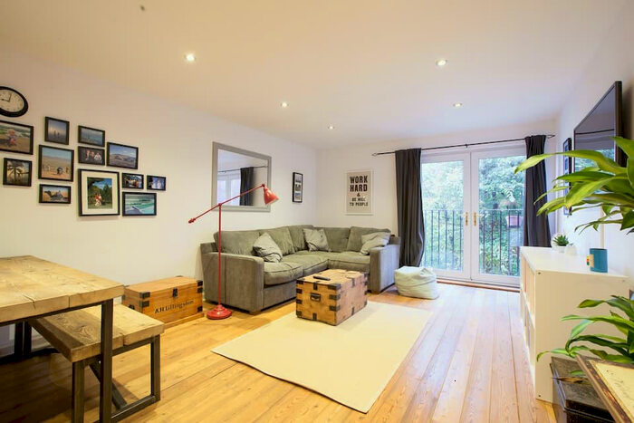 1 Bedroom Flat To Rent In Orange Tree Court, Havil Street, London, SE5