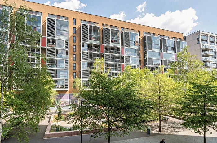 3 Bedroom Flat For Sale In Raddon Tower, Dalston Square, London, E8