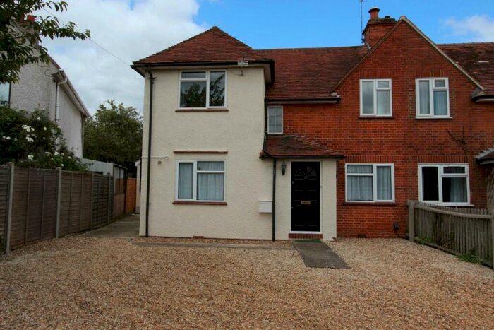 5 Bedroom Semi-Detached House To Rent In Sycamore Road, Reading, RG2
