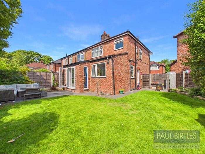 3 Bedroom Semi-Detached House For Sale In Ashbourne Avenue, Flixton, Trafford, M41