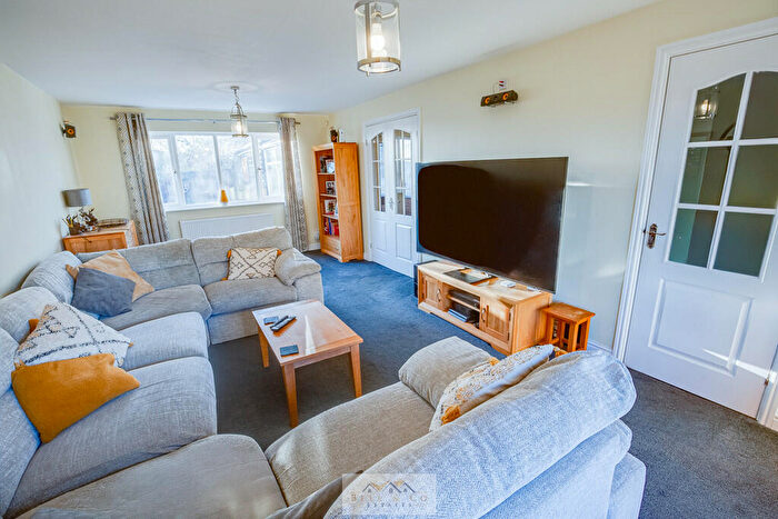 4 Bedroom Detached House For Sale In Olivers Way, Catcliffe, Rotherham, S60