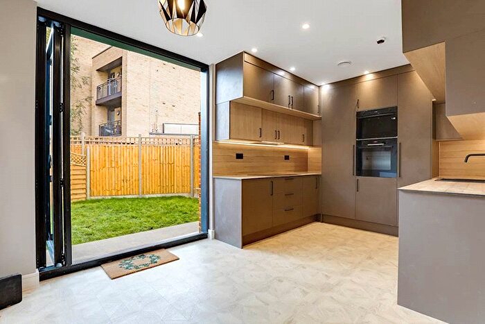 2 Bedroom Detached House To Rent In Bensham Lane, Croydon, CR0