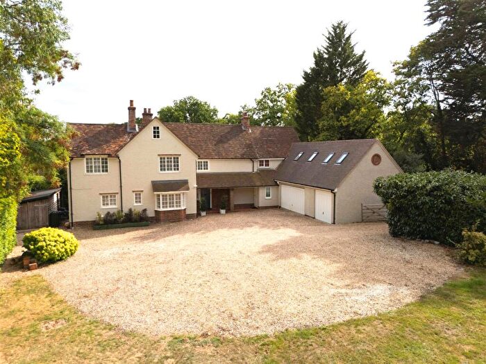6 Bedroom Detached House For Sale In Echo Barn Lane, Farnham, GU10