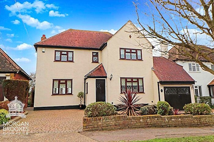 3 Bedroom Detached House For Sale In St Marys Road, South Benfleet, SS7