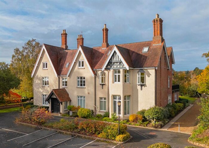2 Bedroom Apartment For Sale In The Hayes, Leek Wootton, Warwick, CV35